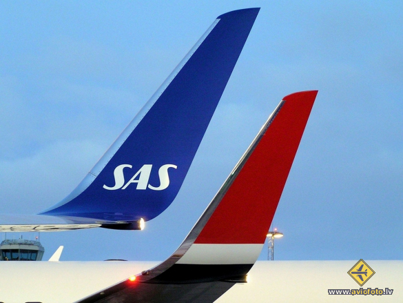 Boeing 737-85P